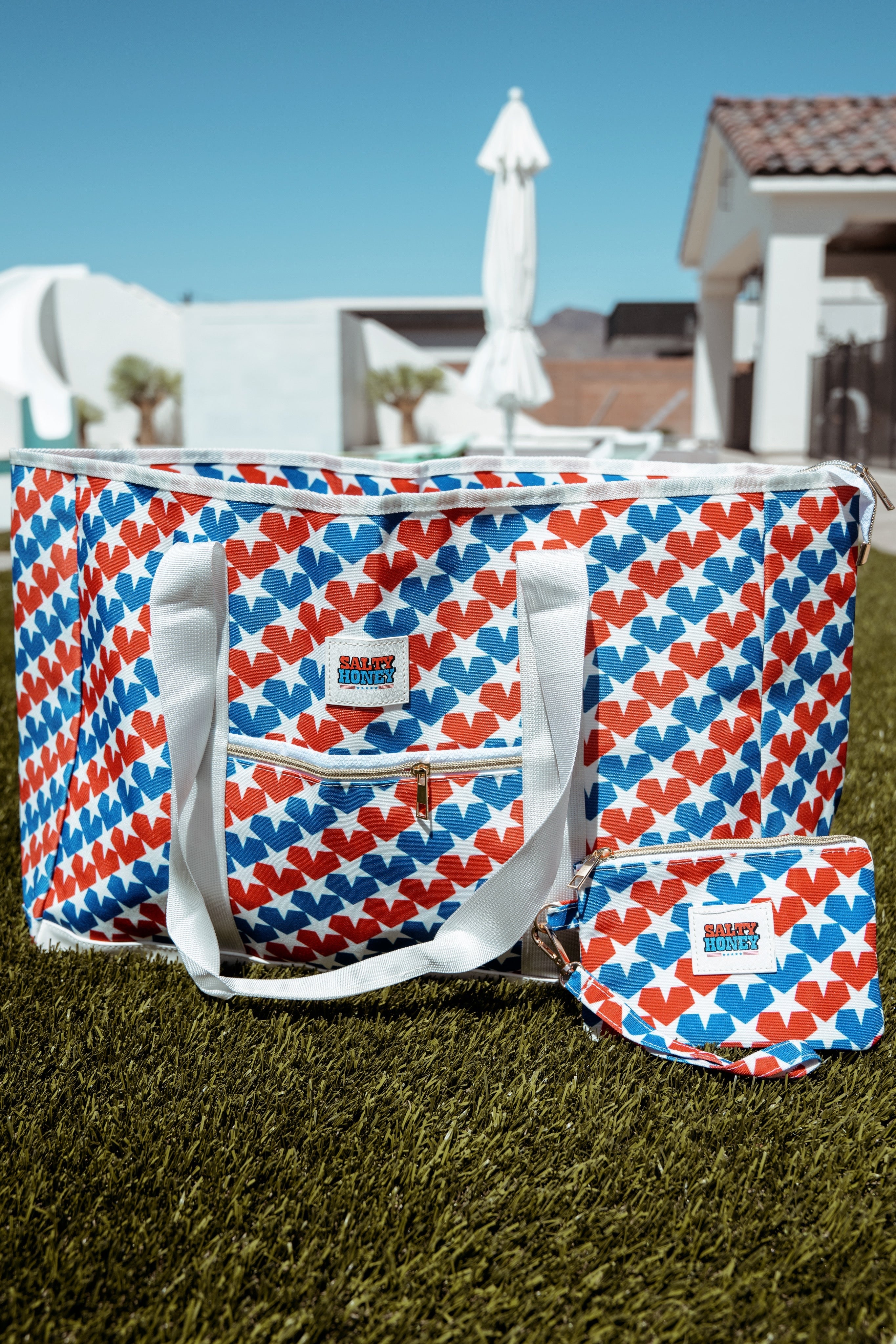 BEACH TOTES