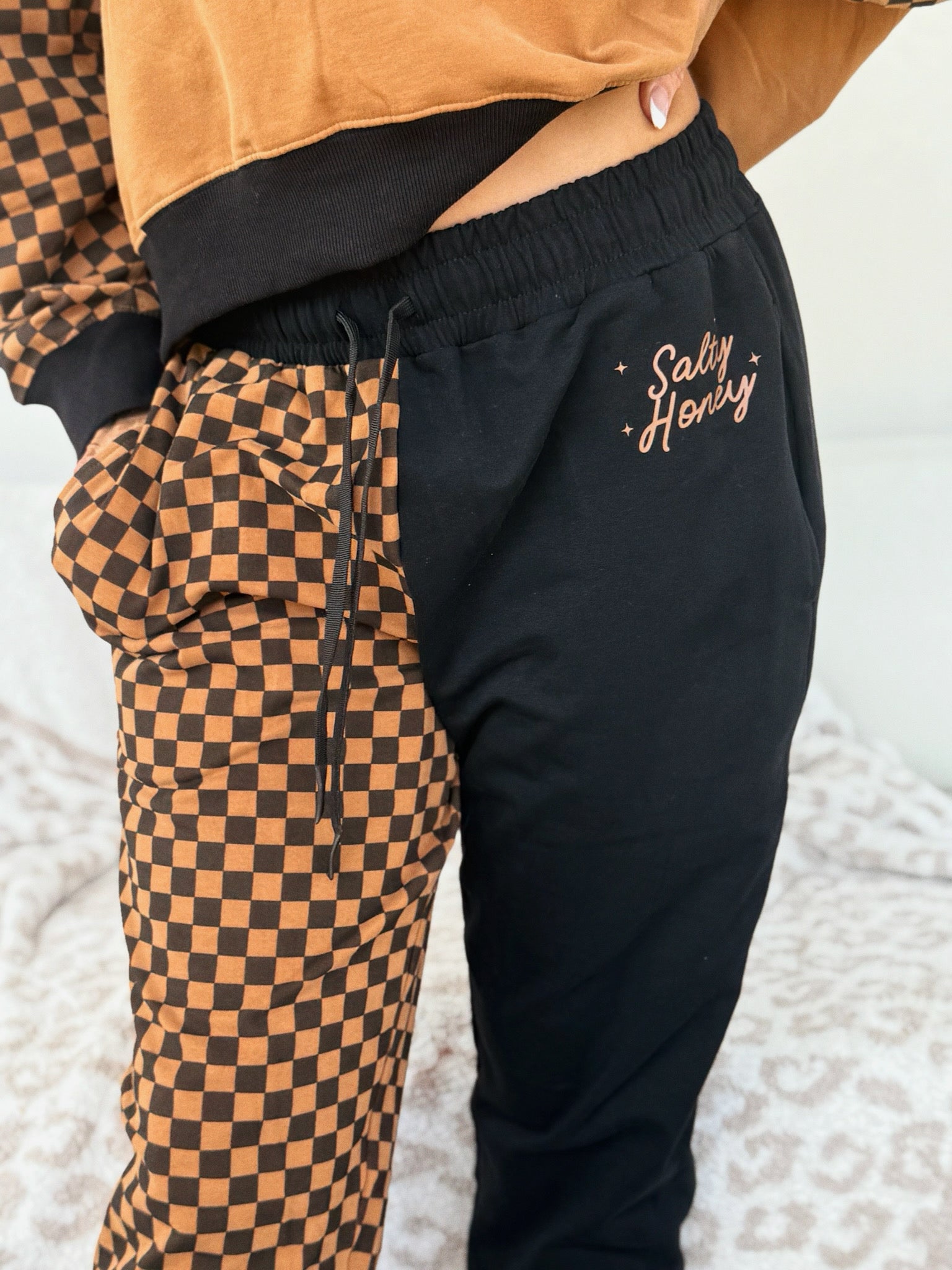 COMFORT SWEAT PANT: BRWN|BLCK CHECK