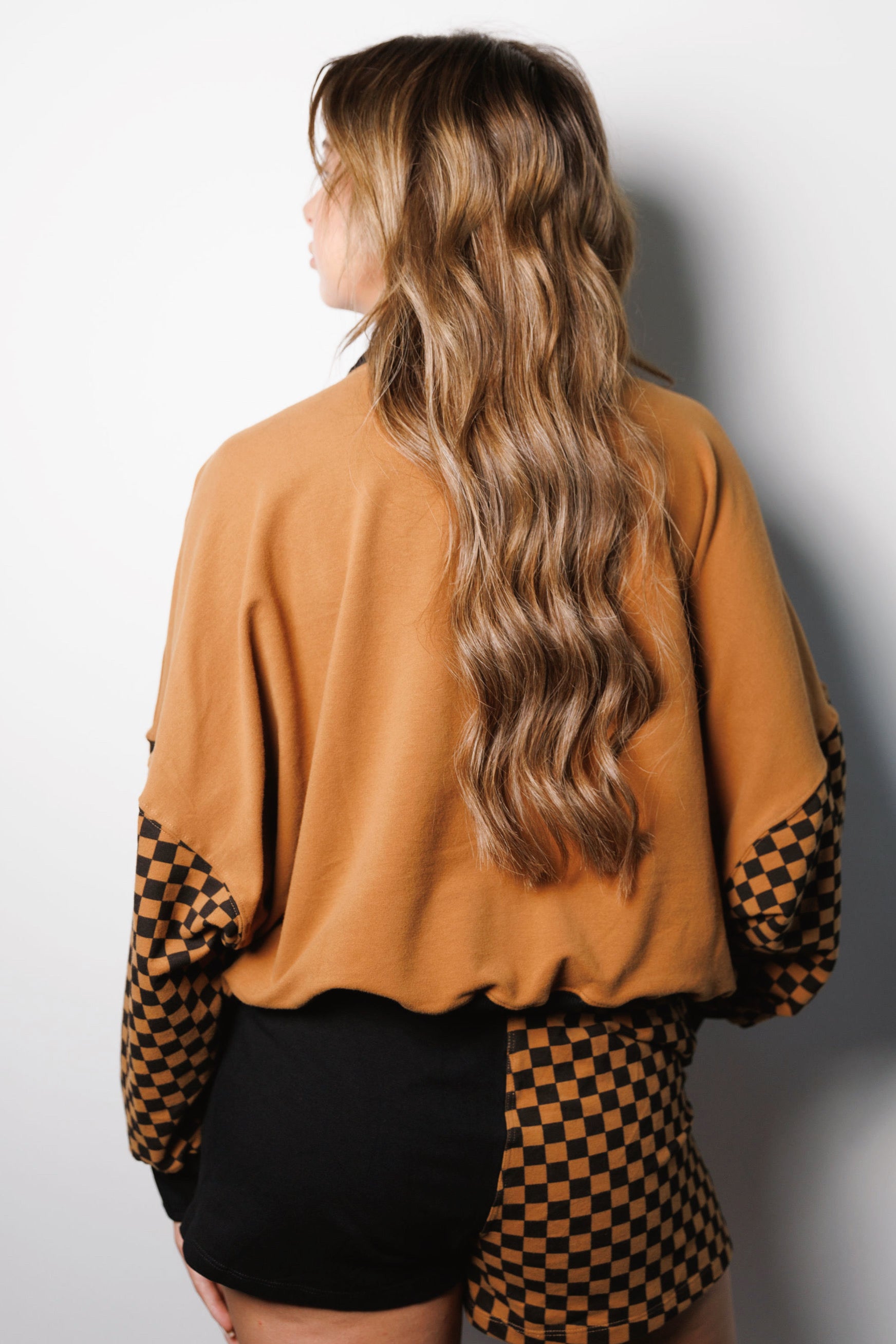 AIR CREWNECK: BRWN BLCK CHECK