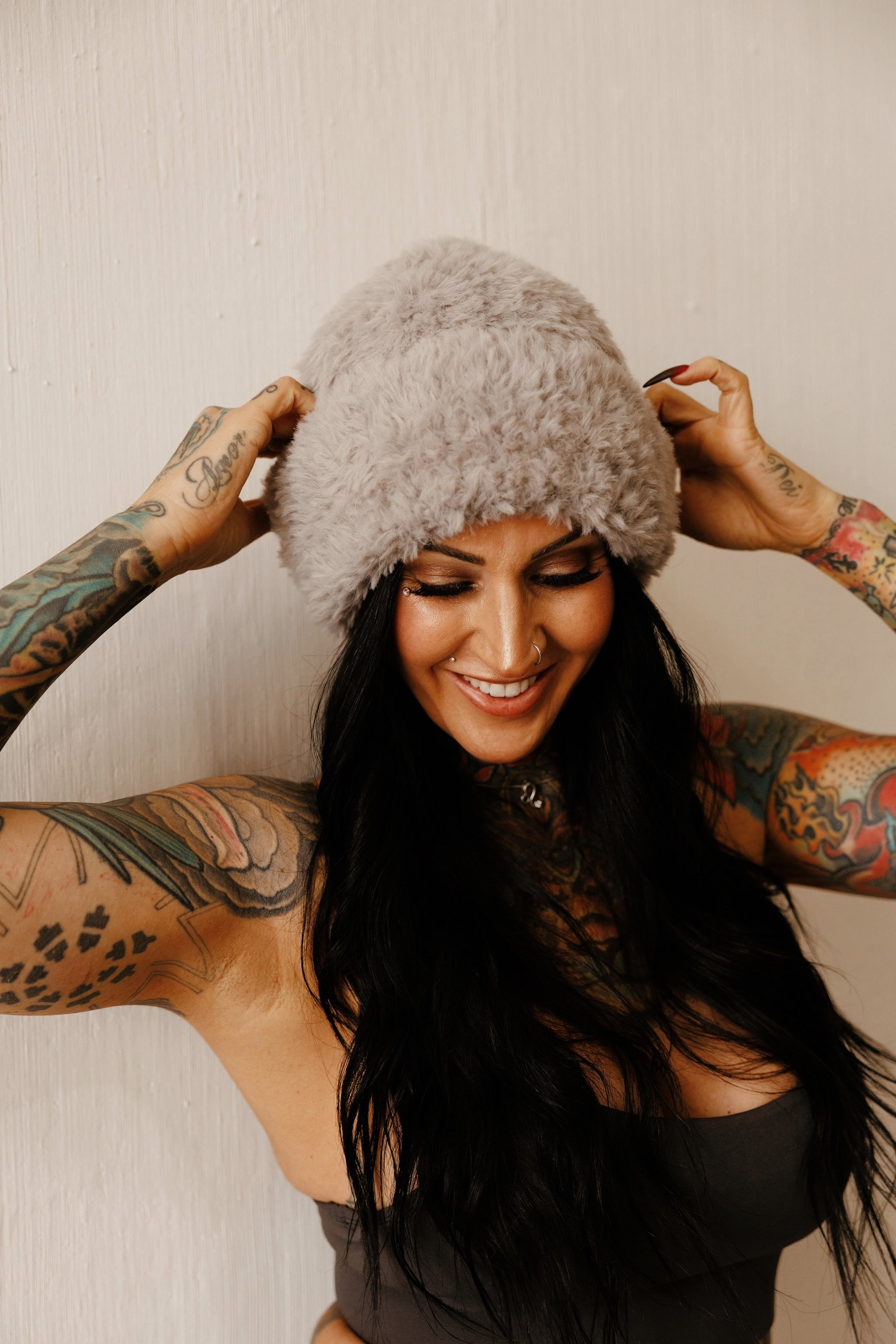 COZY BEANIE: GREY