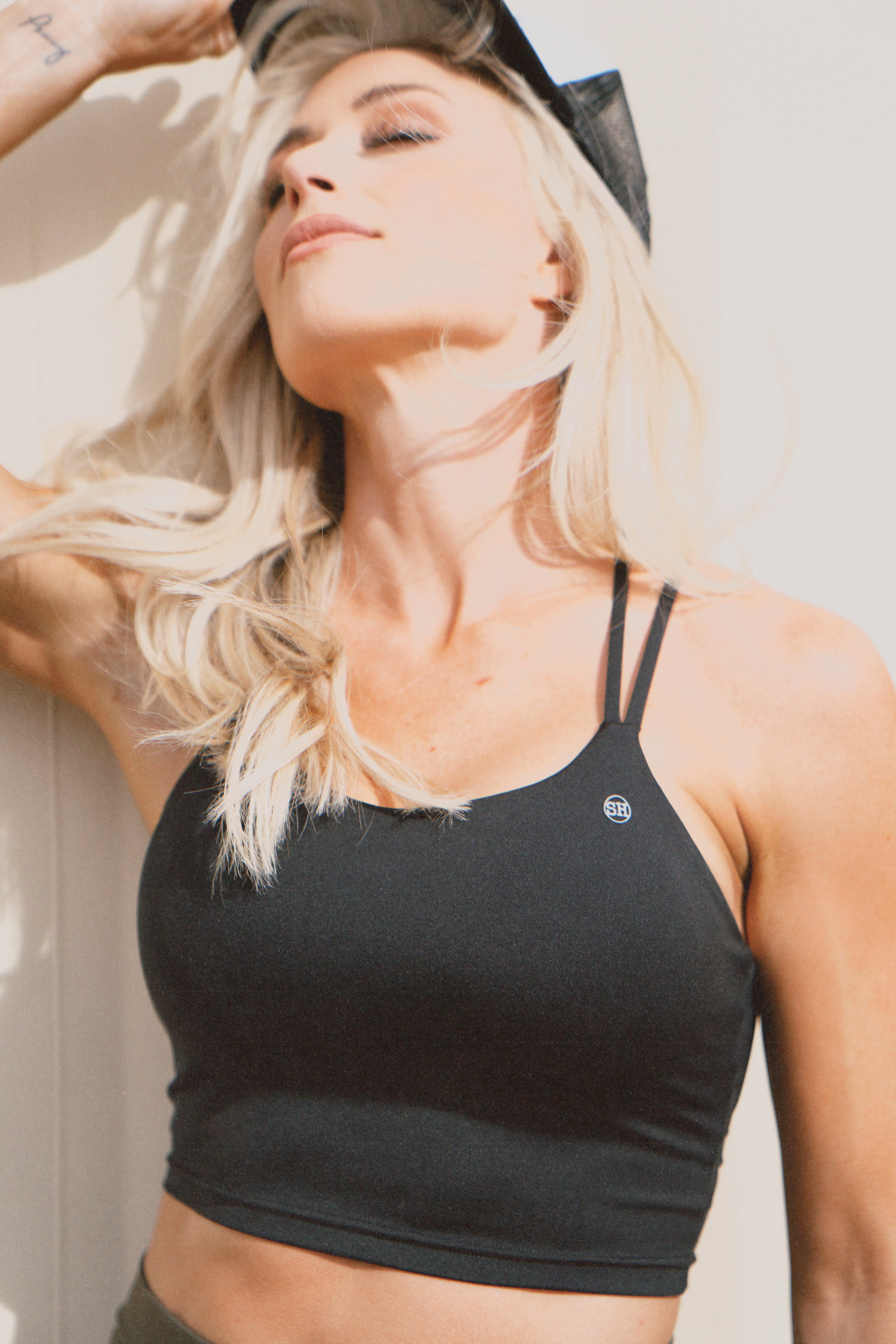 CAPTURE TANK: BLACK