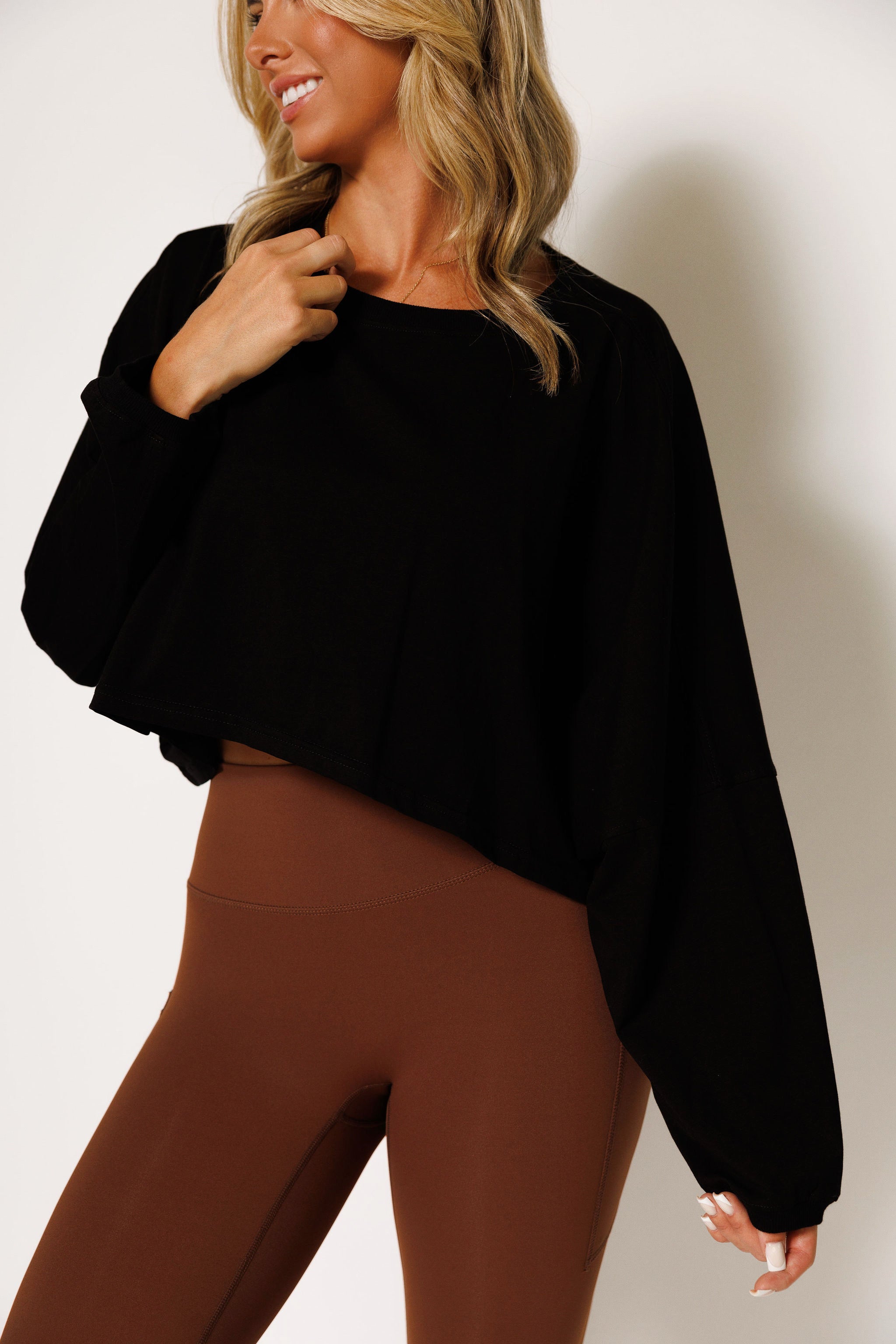 SLOUCH CROP: BLCK