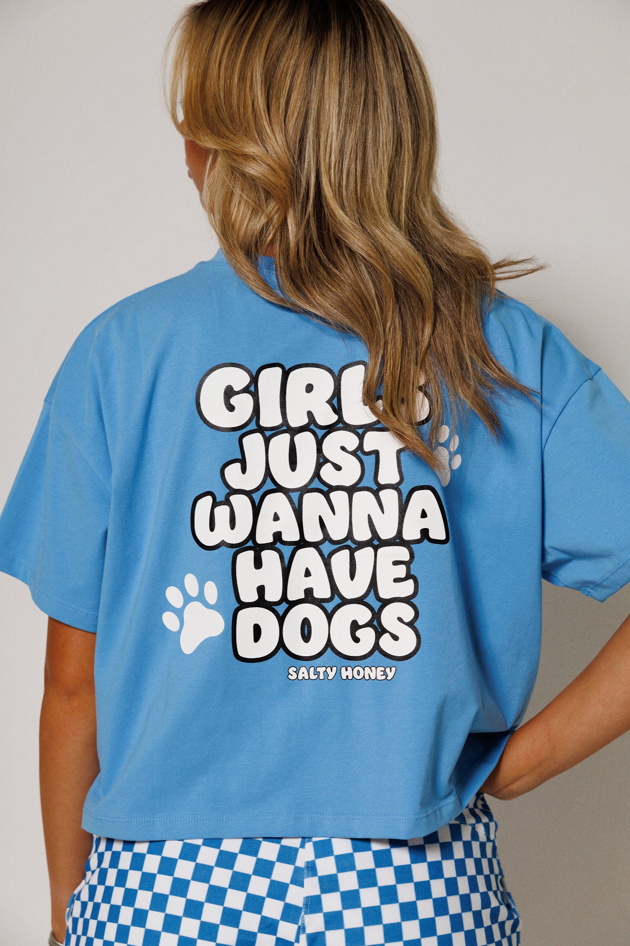 BALANCE TEE: GIRLS & DOGS