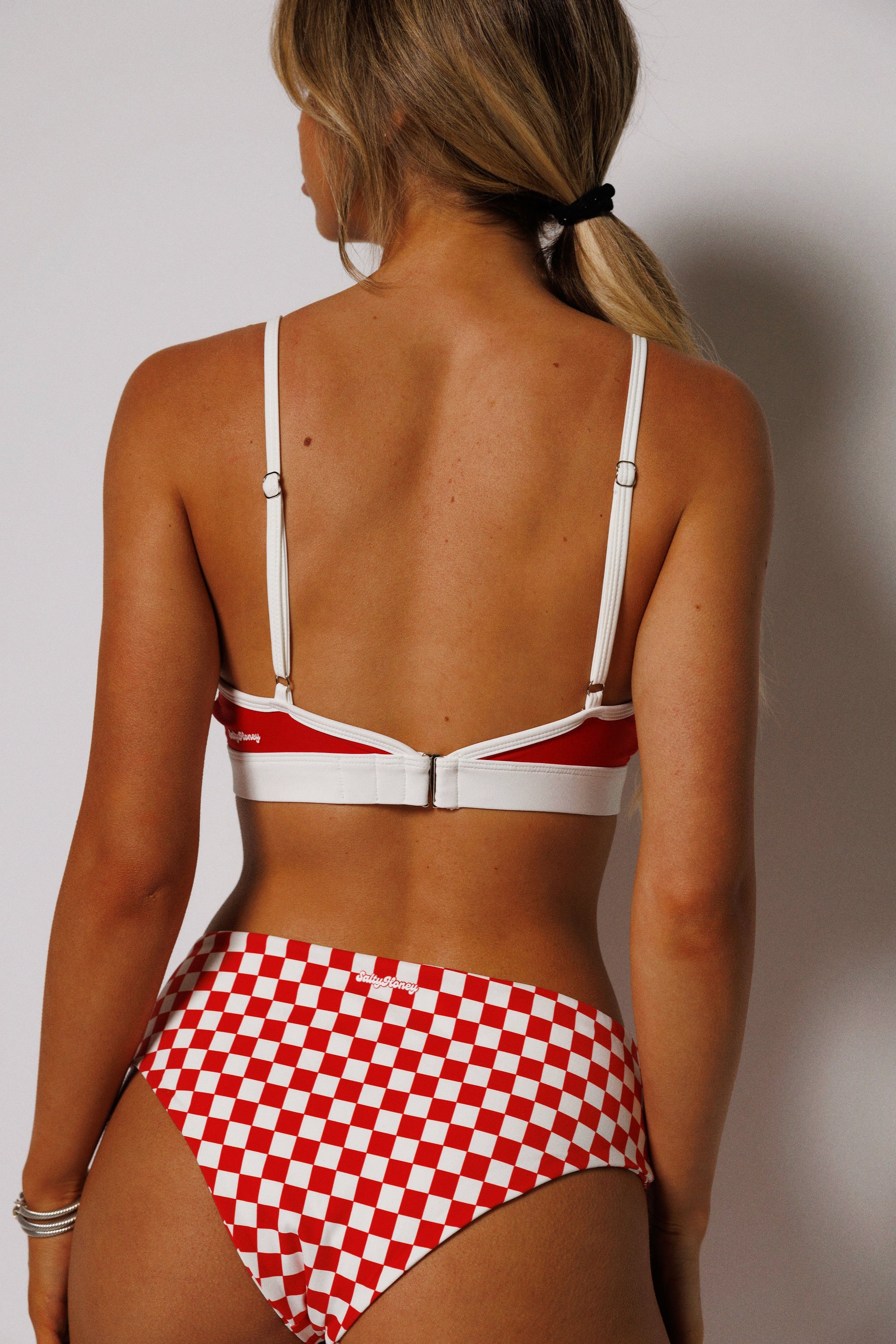 COVE TOP: RED WAVE