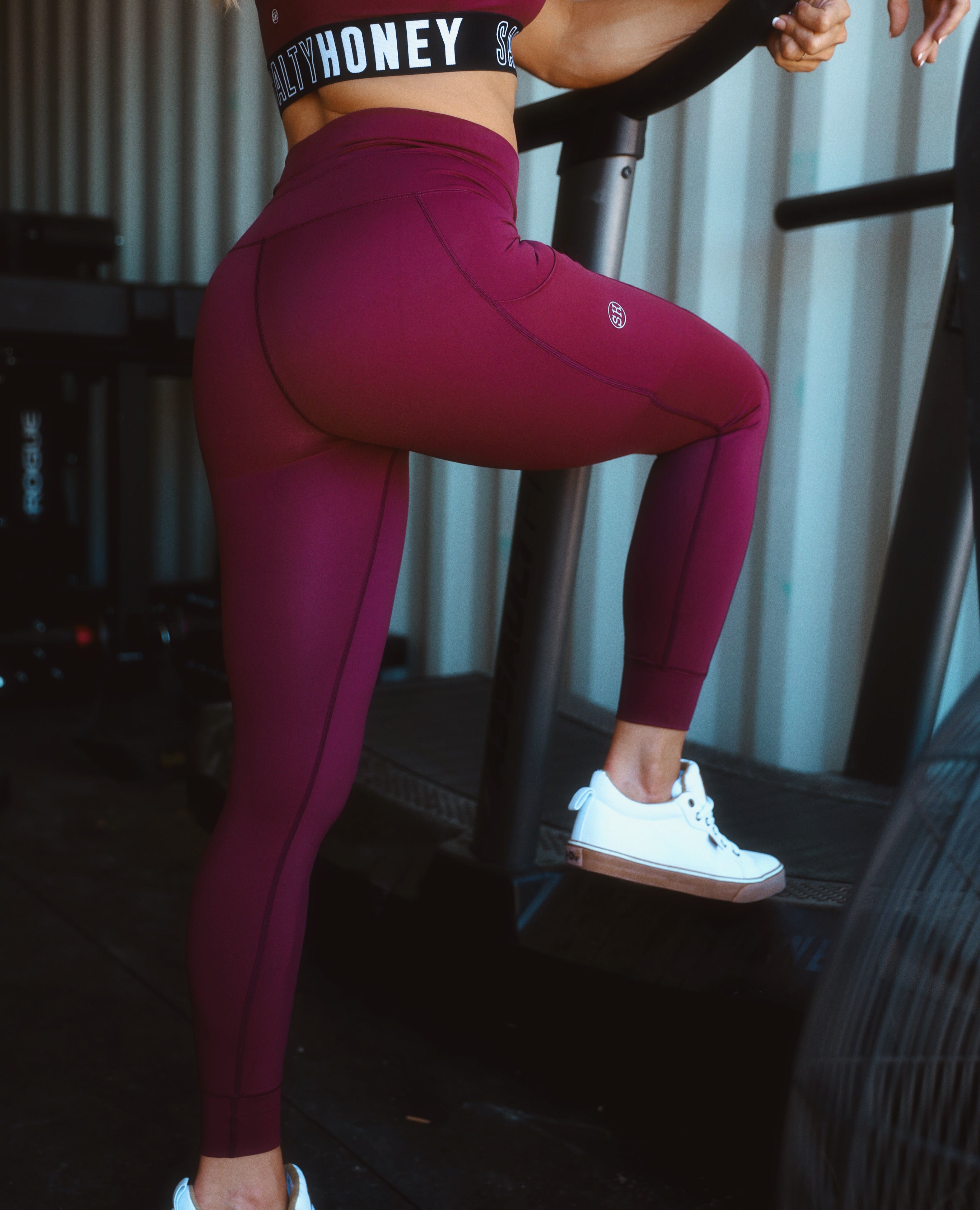 CUFFED LEGGING in MAROON *XXL ONLY