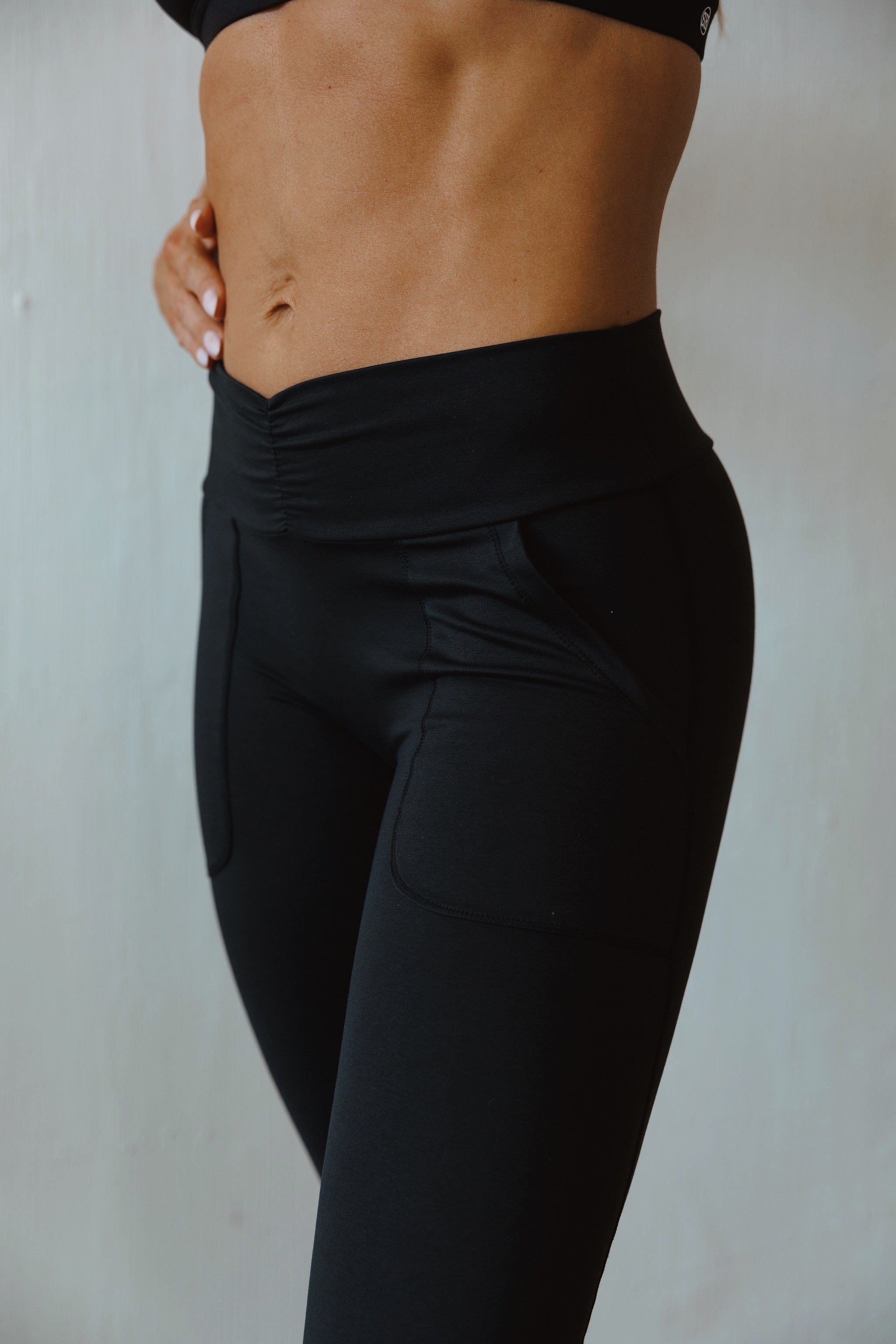GATHER LEGGING: BLACK