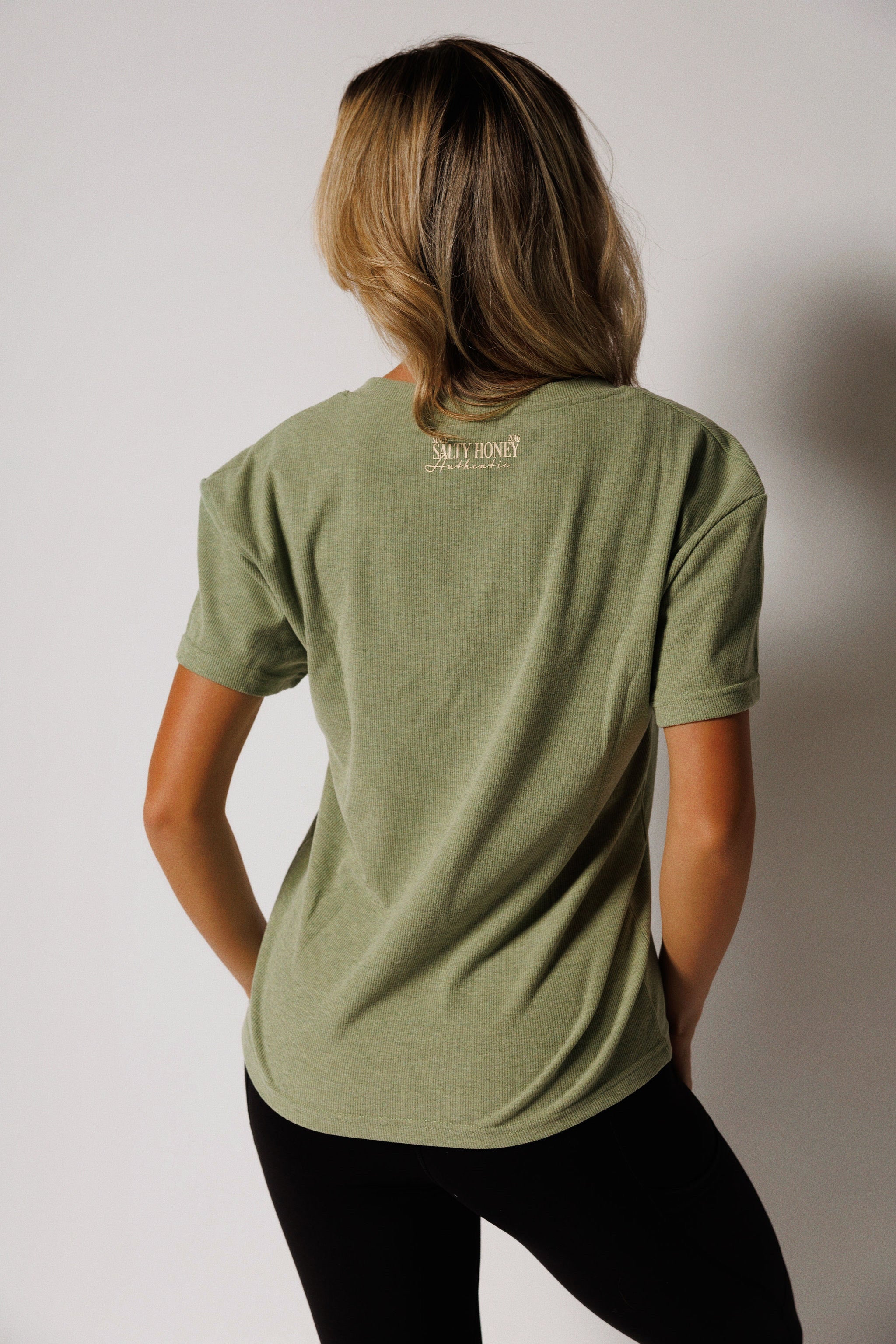 ESSENTIALS V NECK: SEASONS