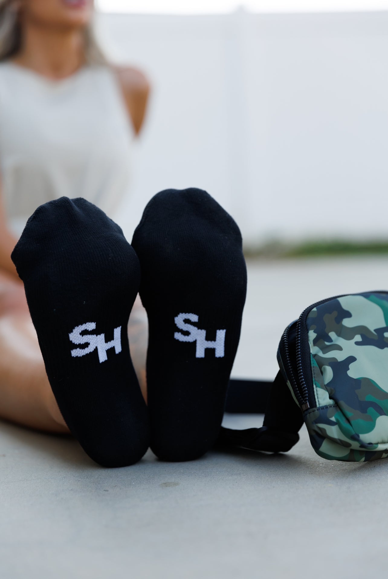 NO SHOW: BLACK