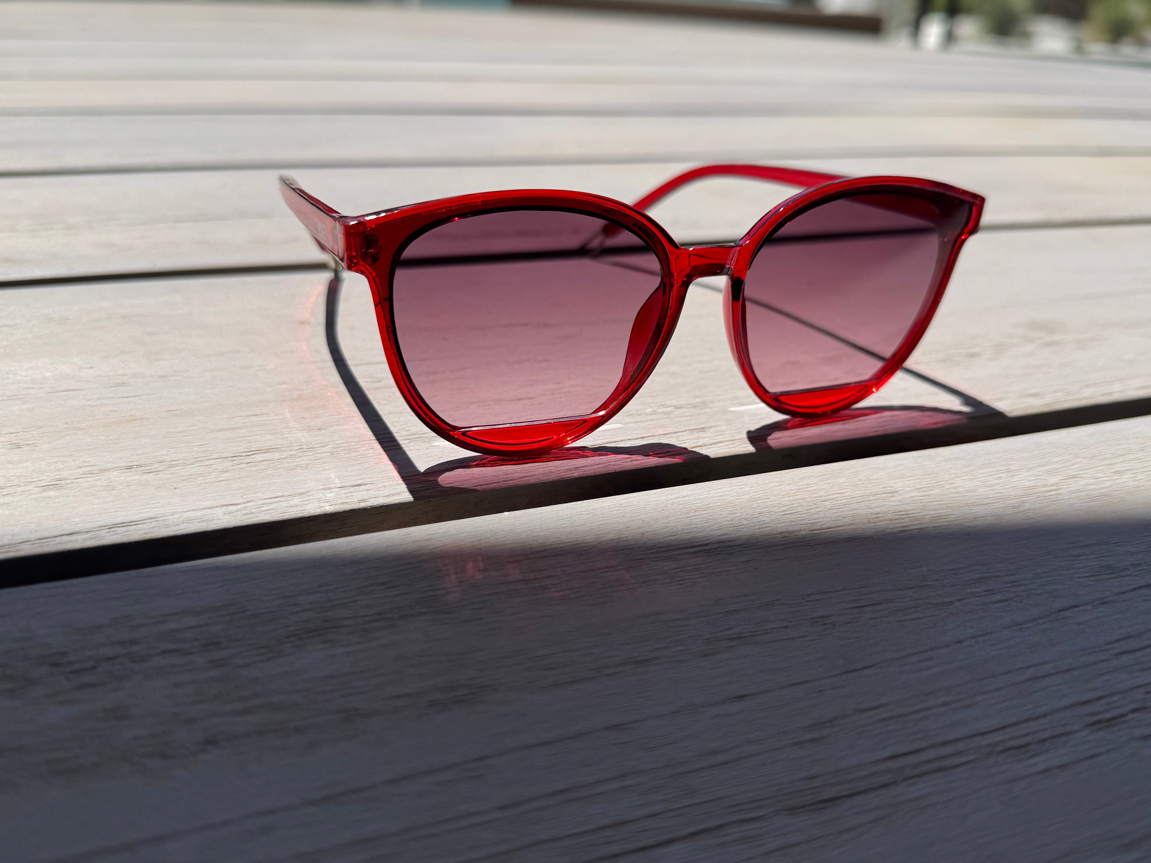 SUNNIES: CHERRY COLA