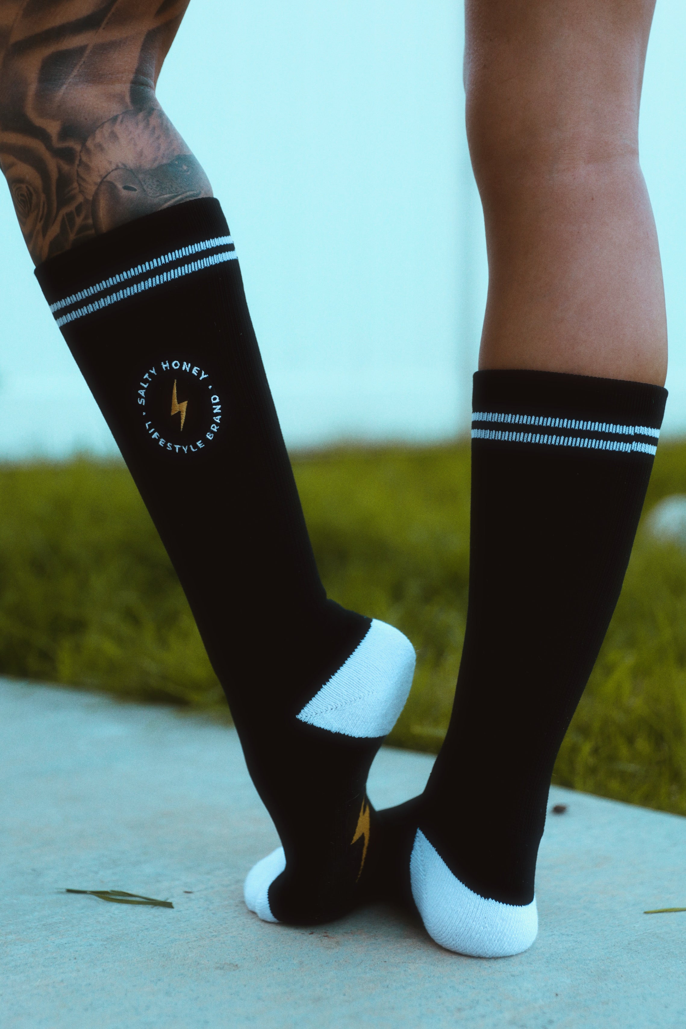 CREW SOCKS: LIGHTNING BOLT in BLACK