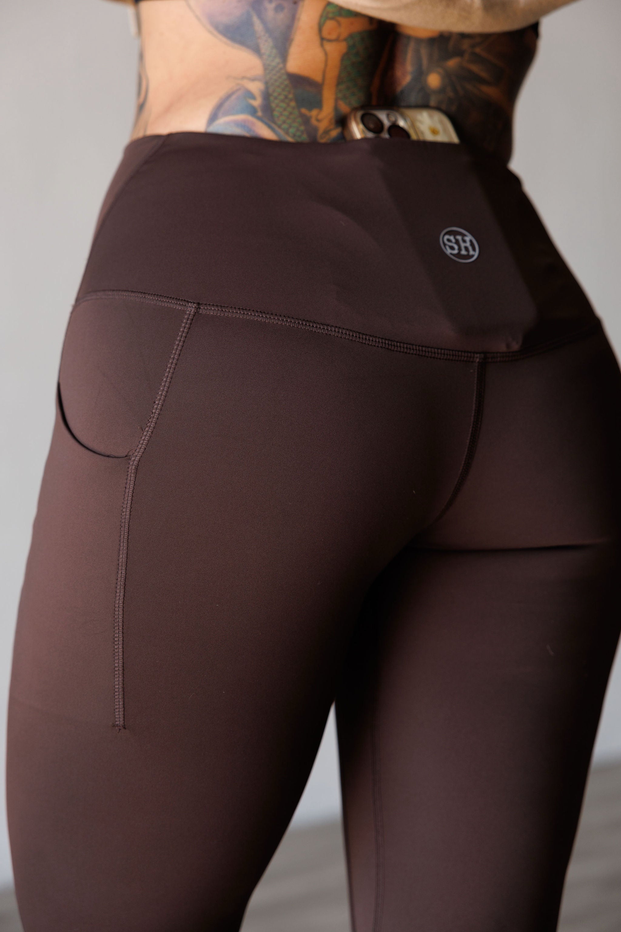 ADAPT LEGGING: BROWN