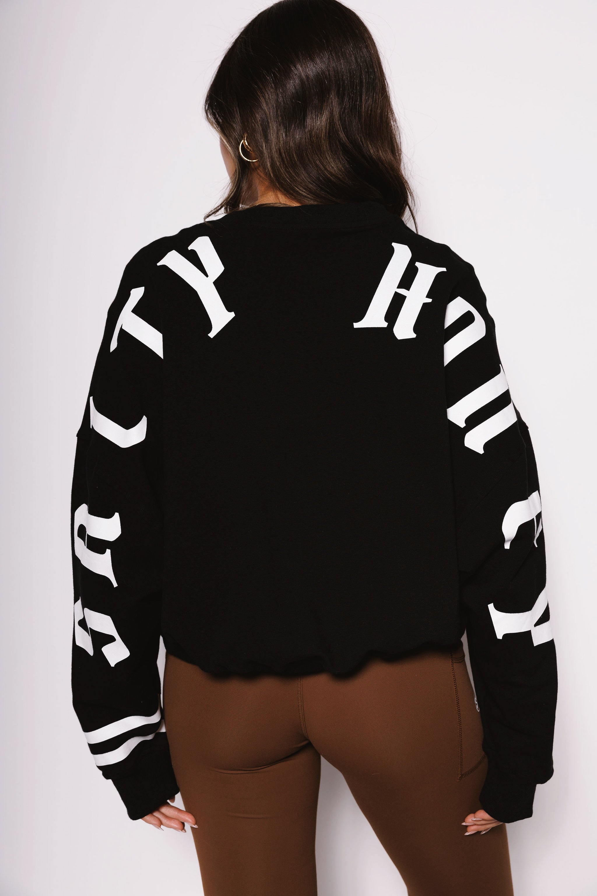 HOOPS CREWNECK: BLCK