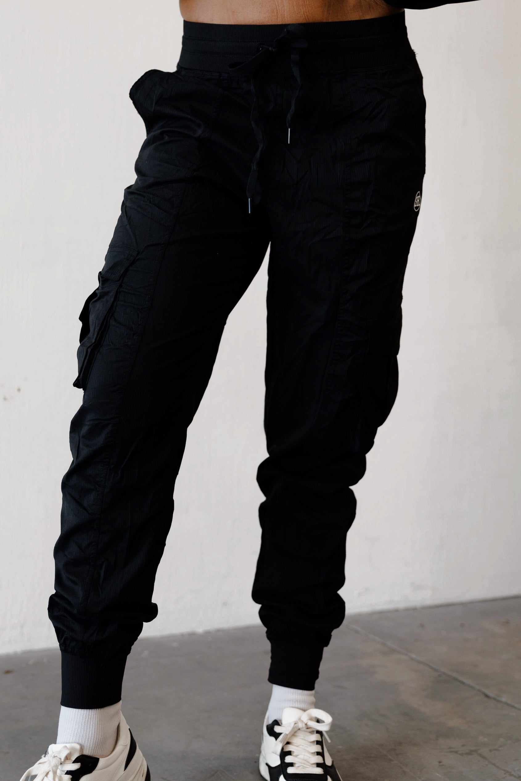 IGNITE JOGGER: BLACK