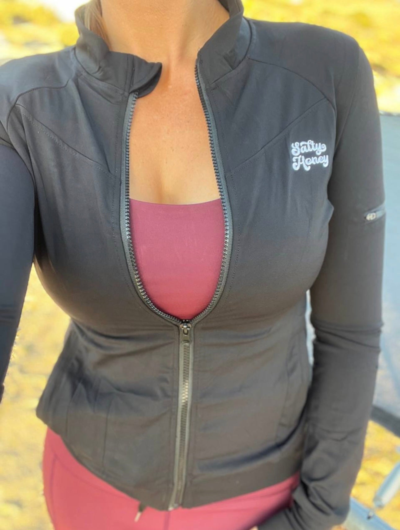 CONTOUR ZIP UP in BLACK
