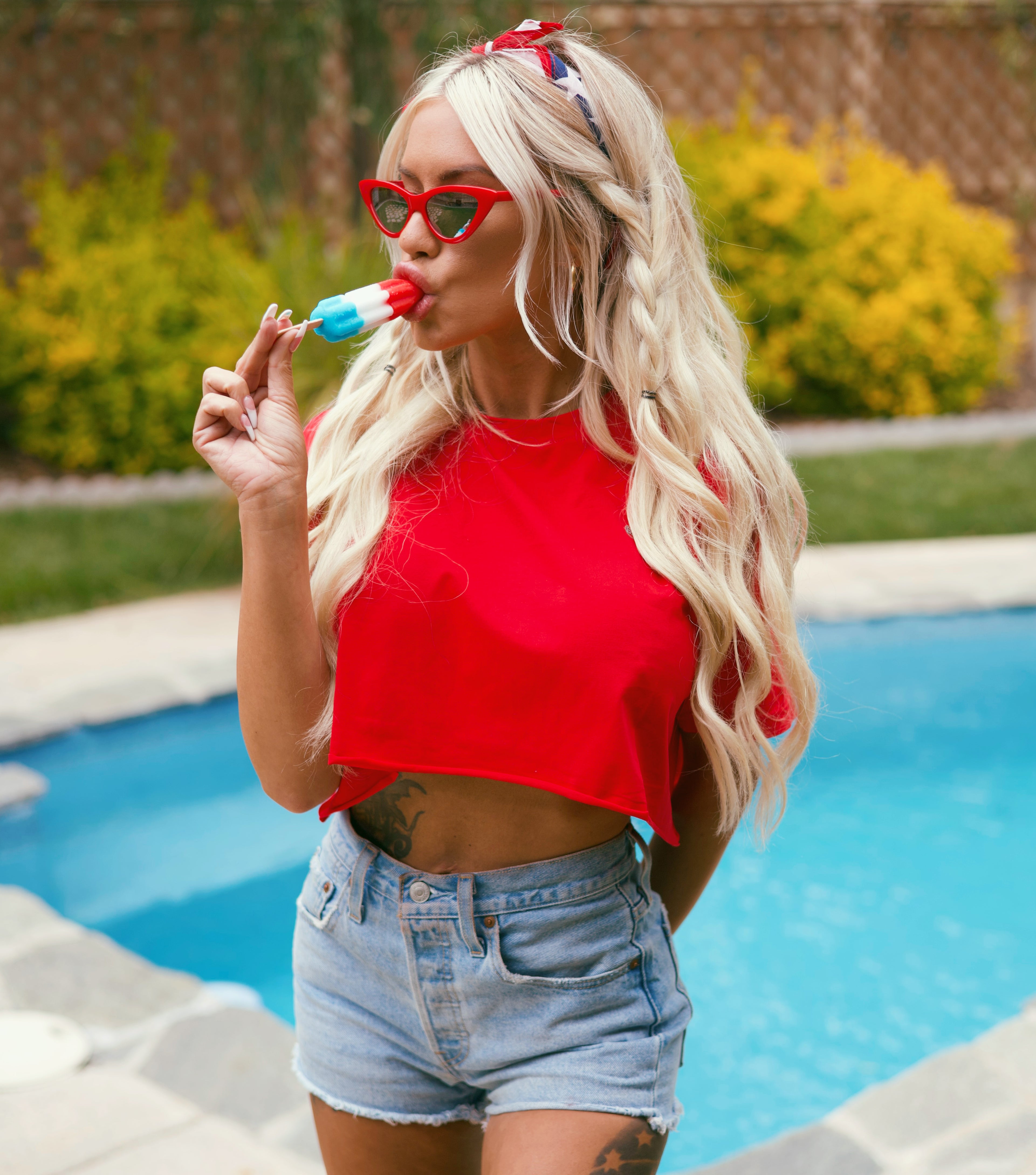 FLY HIGH CROP TEE in RED *2XL ONLY