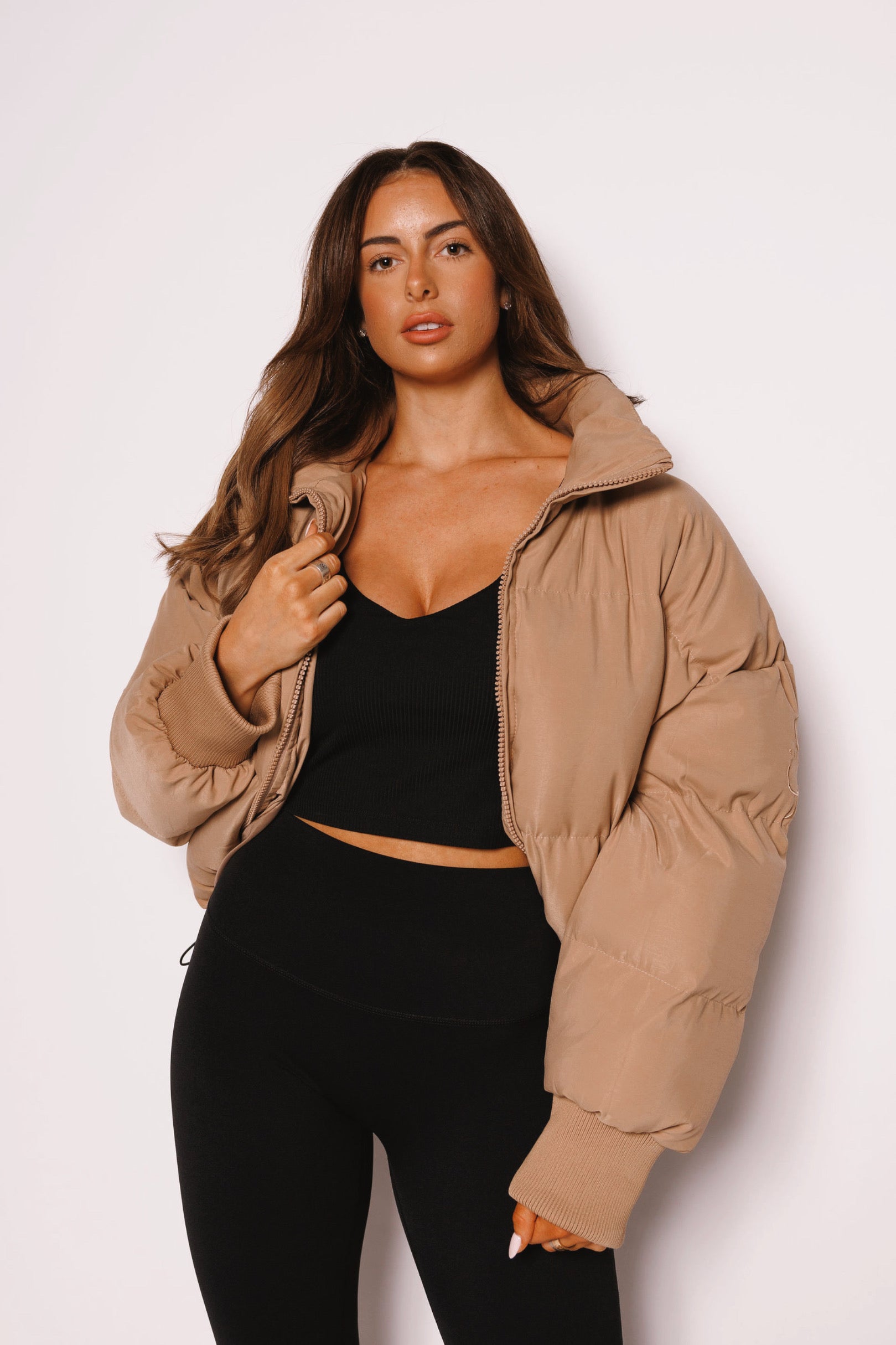 VOLUME PUFF JACKET: TAN