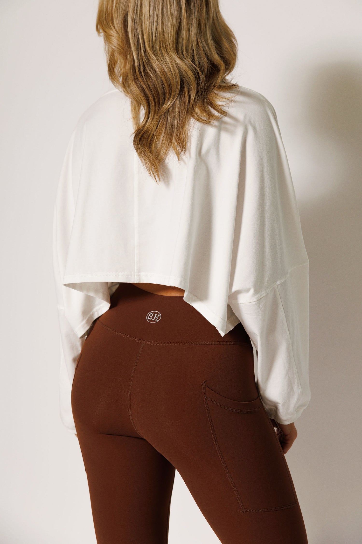 SLOUCH CROP: WHITE