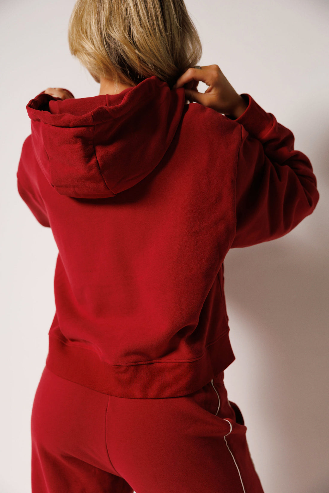 PIVOT ZIP UP: CRANBERRY
