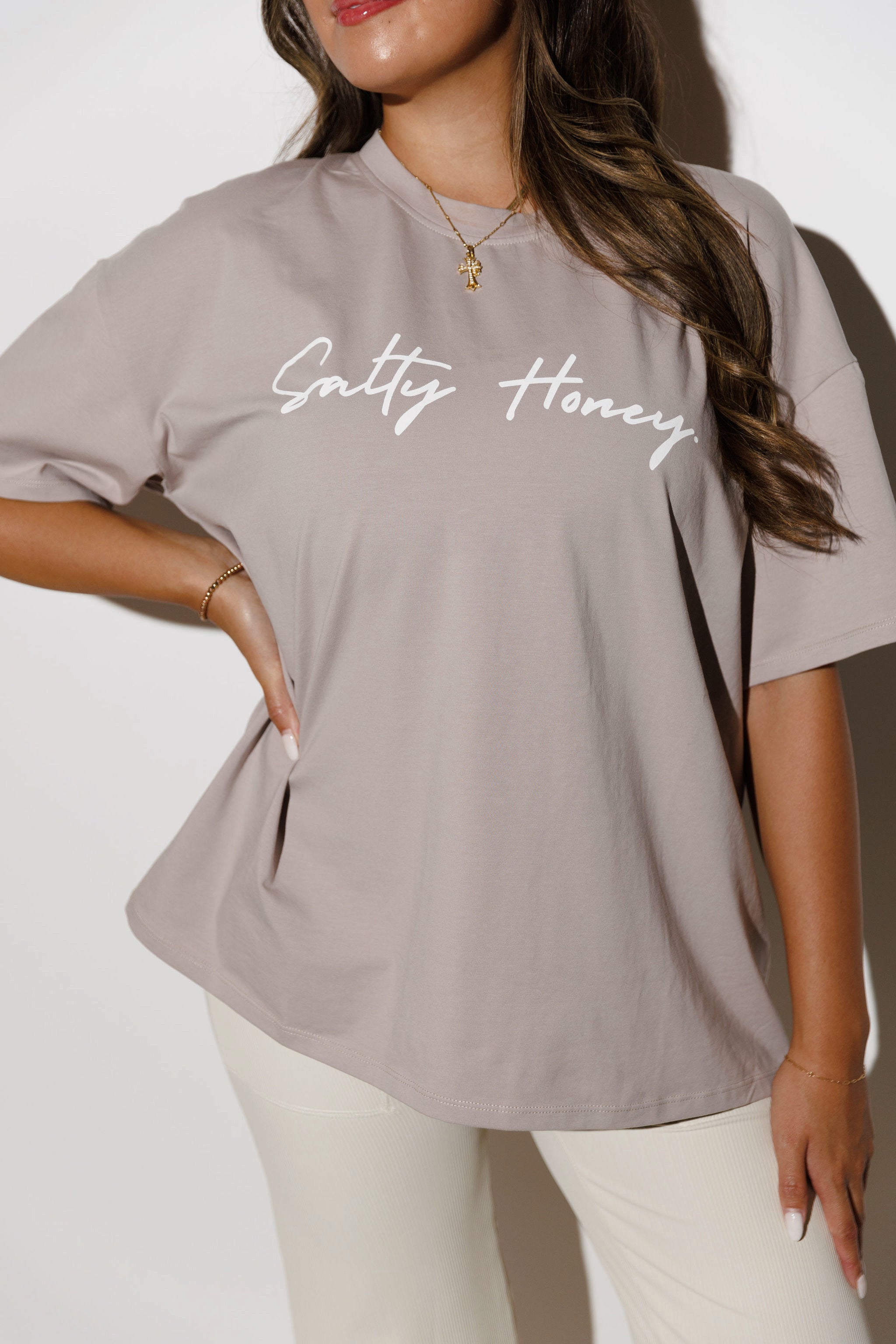 OVERSIZED BOYFRIEND TEE in EARL GREY