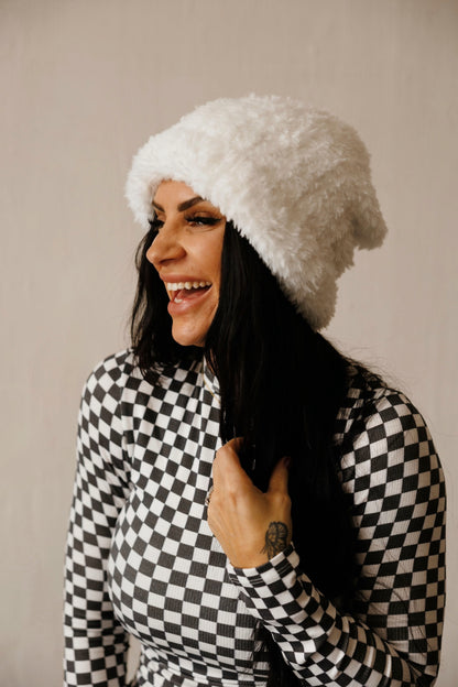 COZY BEANIE: WHITE
