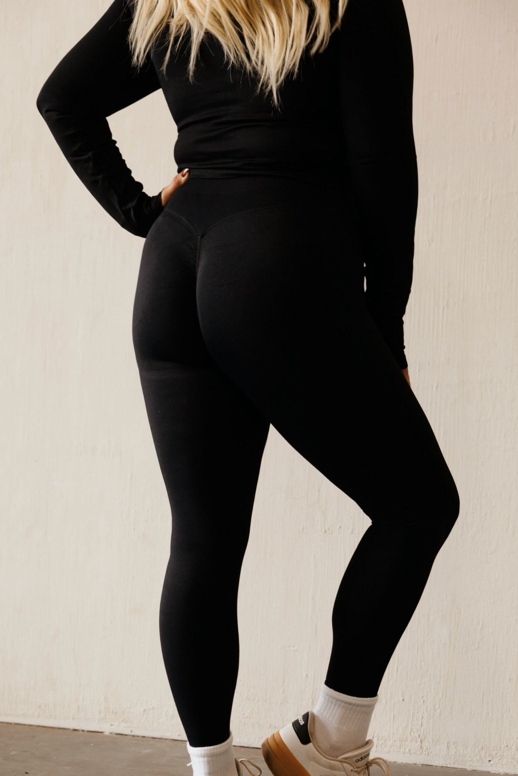 LEGACY LEGGING: BLACK