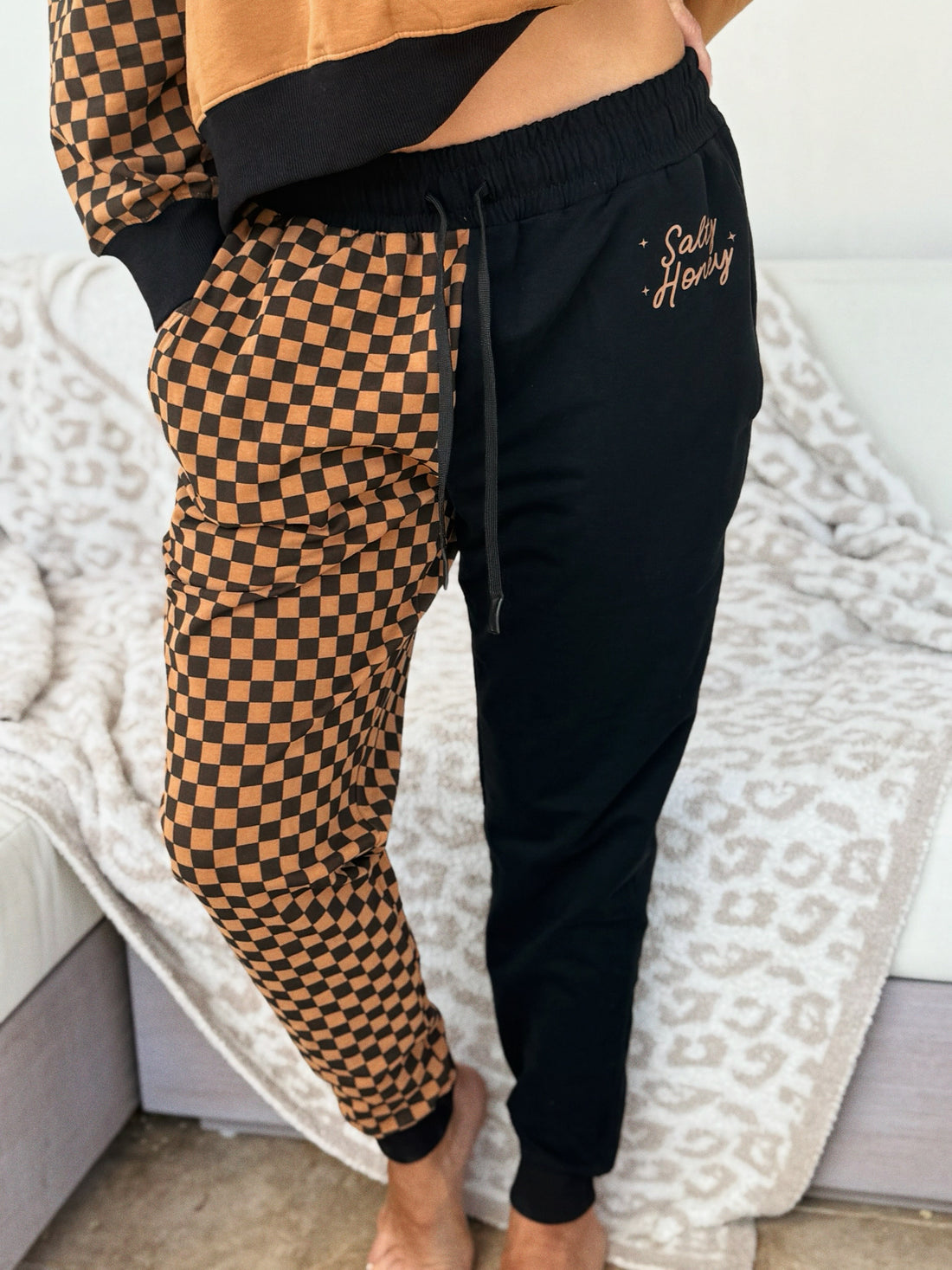 COMFORT SWEAT PANT: BRWN|BLCK CHECK