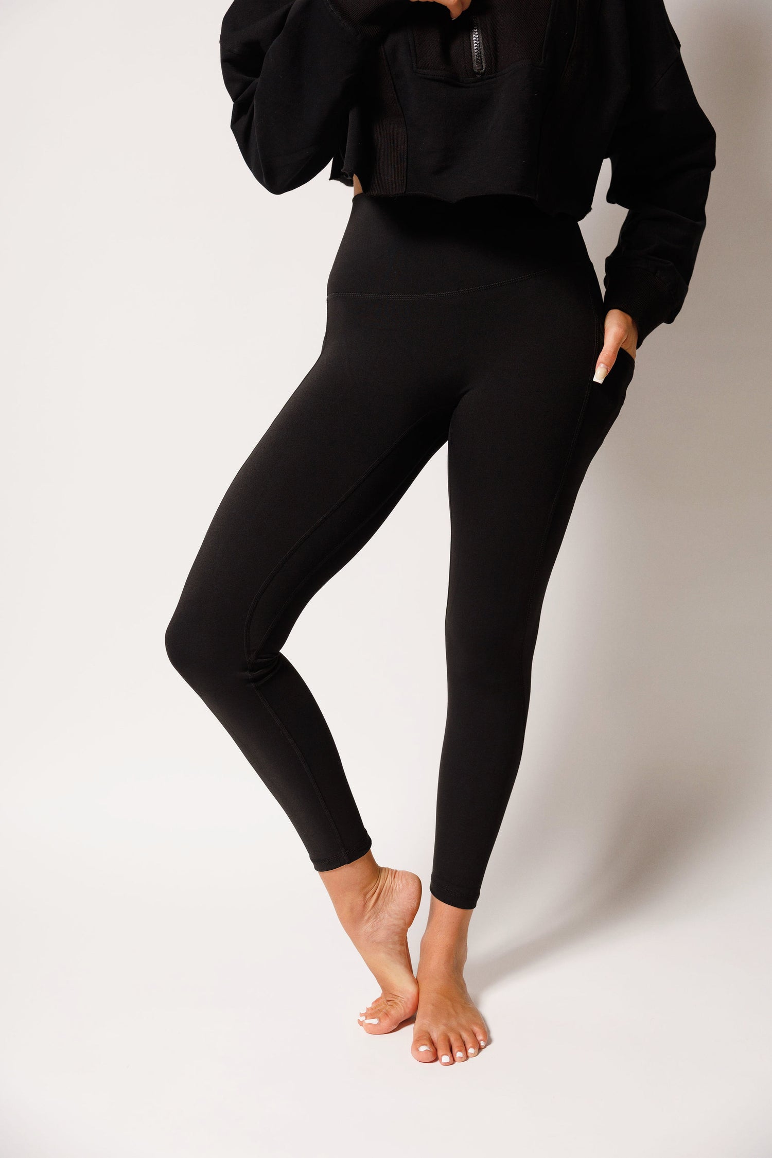 FORMED LEGGING: DEEP BLACK