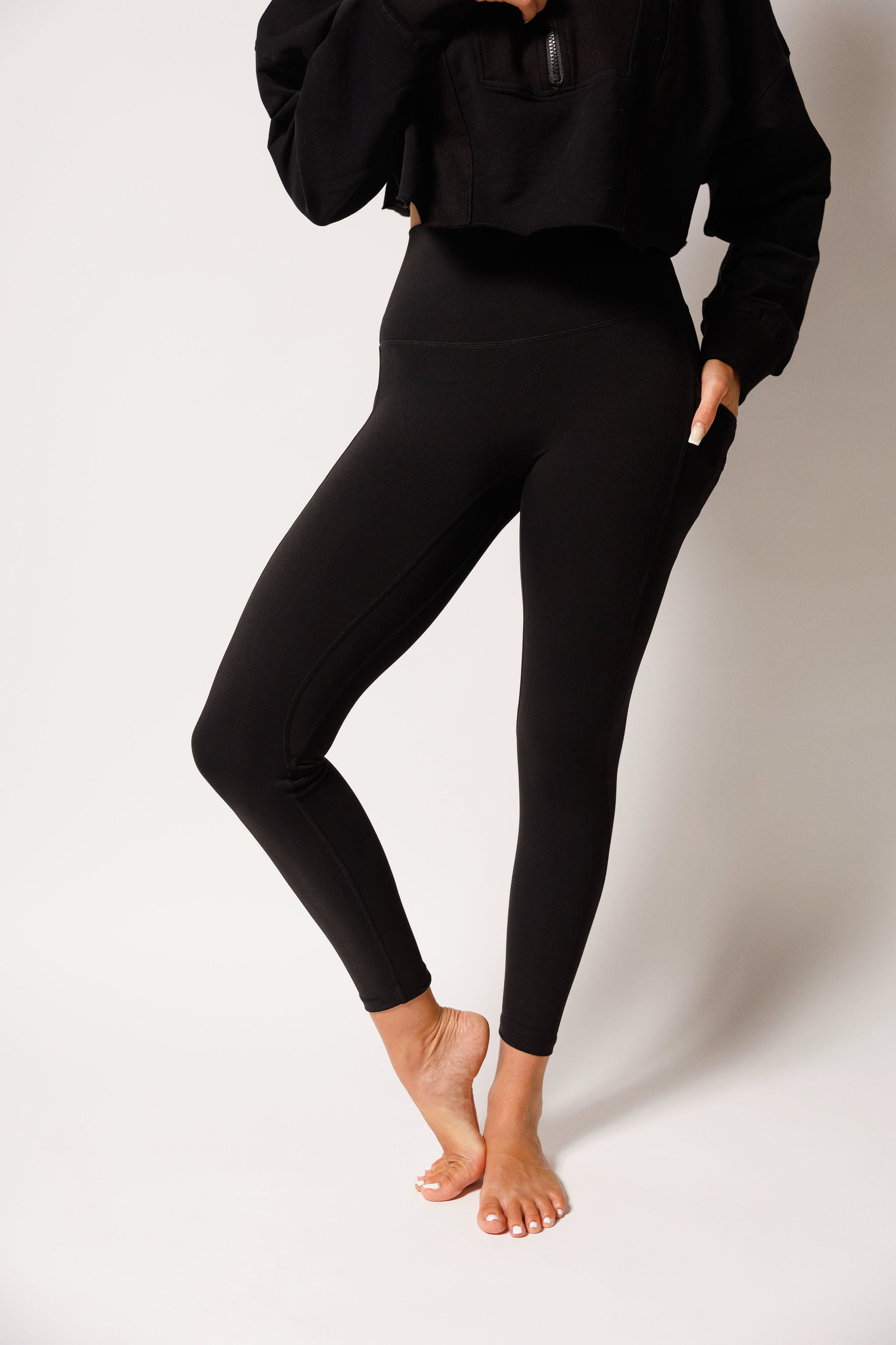 FORMED LEGGING: DEEP BLACK