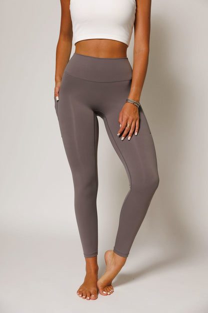 FREEFORM LEGGING: GREY SKIES