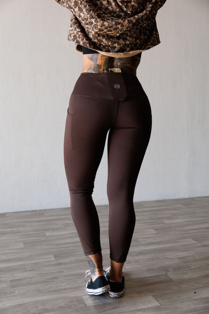 ADAPT LEGGING: BROWN