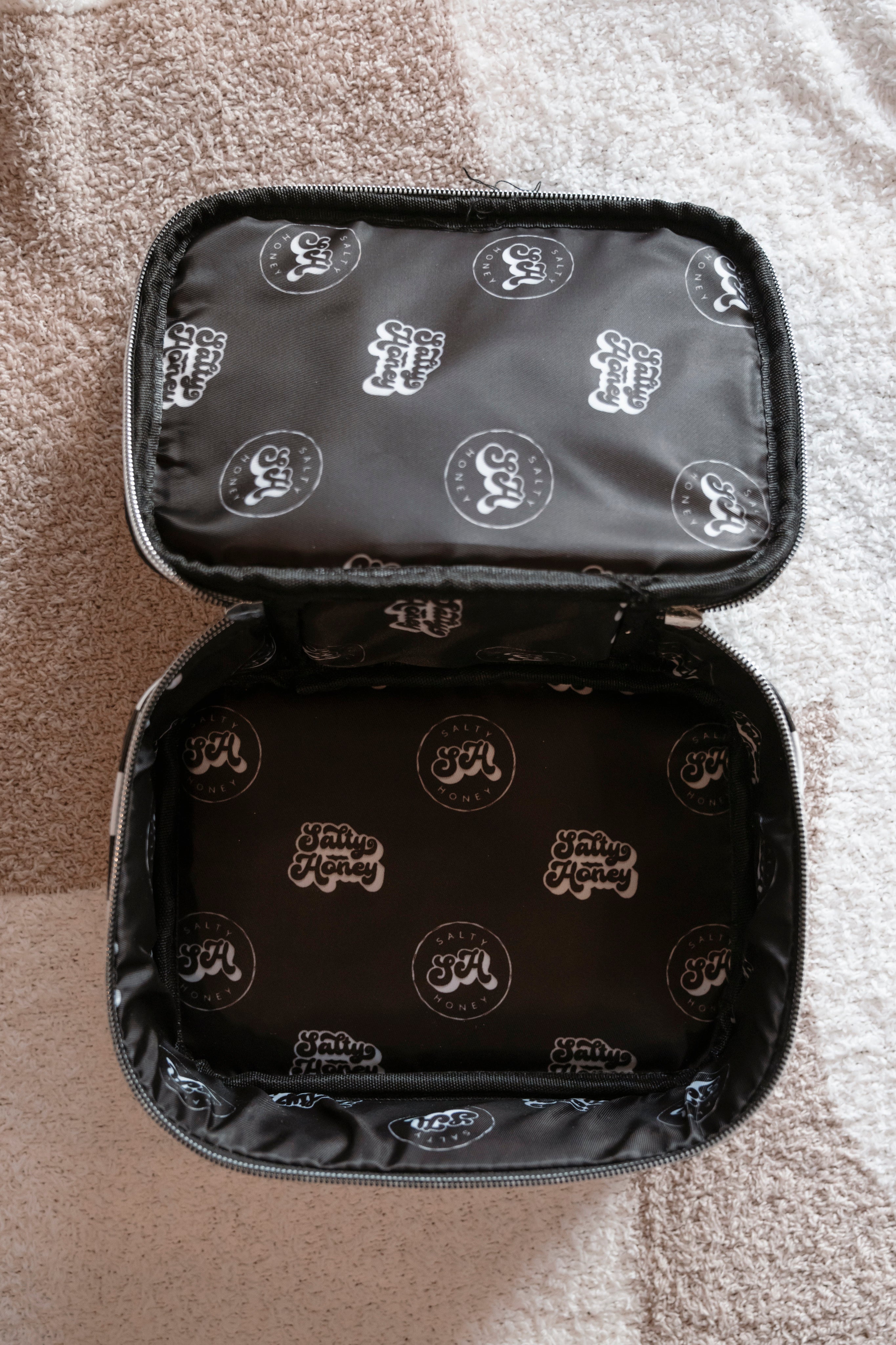 COSMETIC BAG SET: CHECK