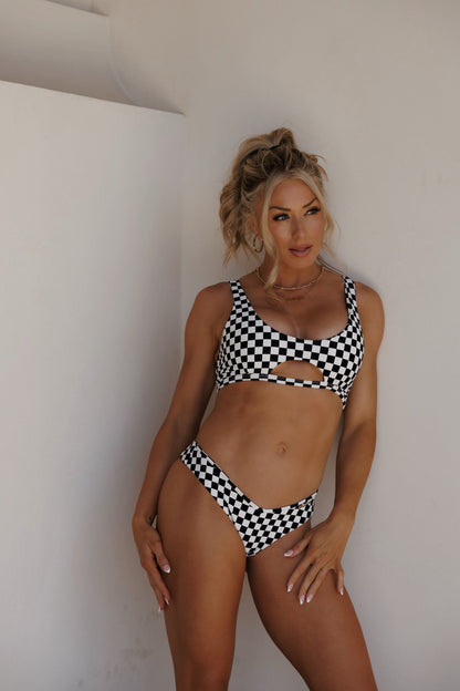 ✨ 4 LEFT: XL &amp; 2XL ✨ REVEAL BOTTOM: B&amp;W CHECKER