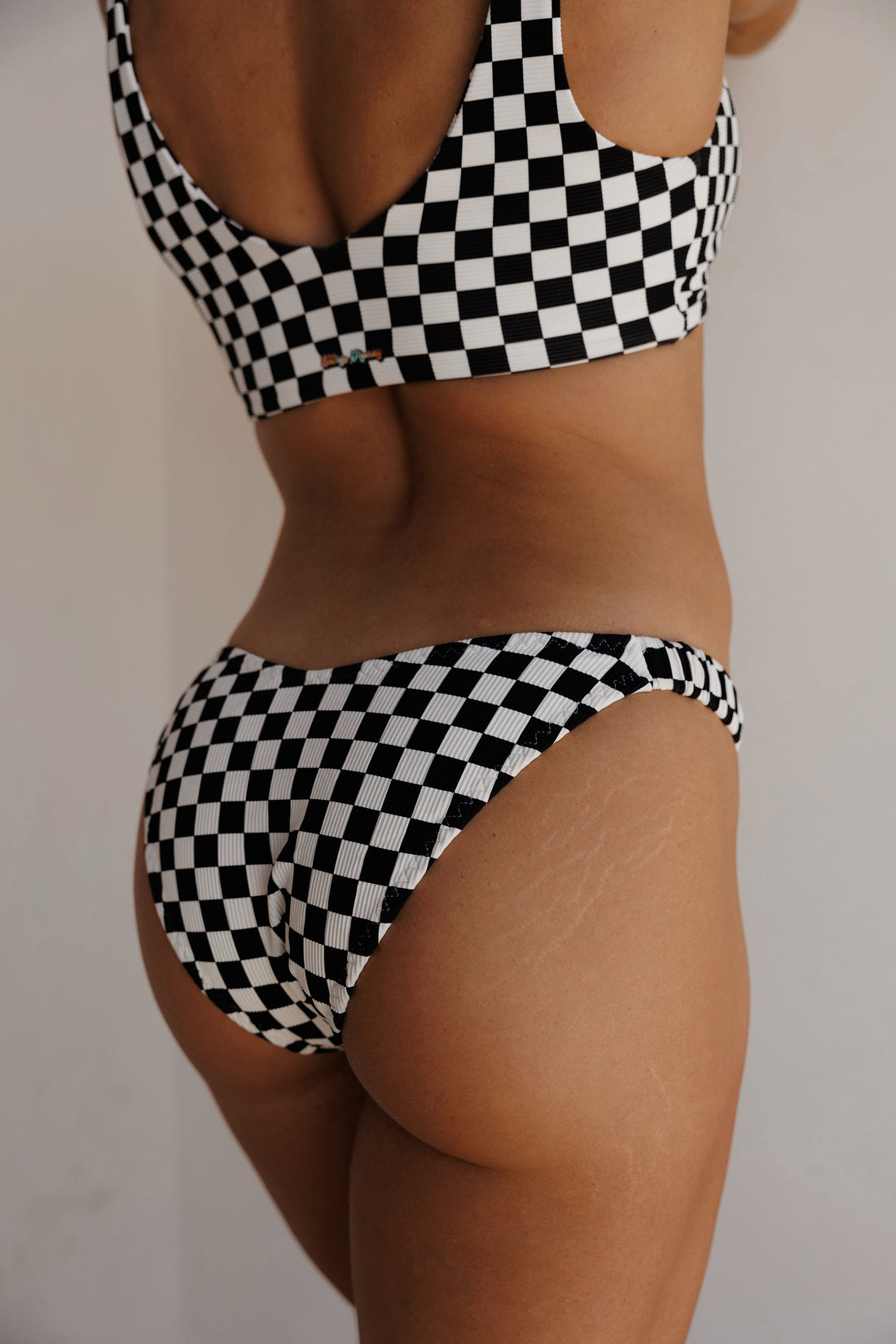 FLAUNT MODEST BOTTOM: CHECK