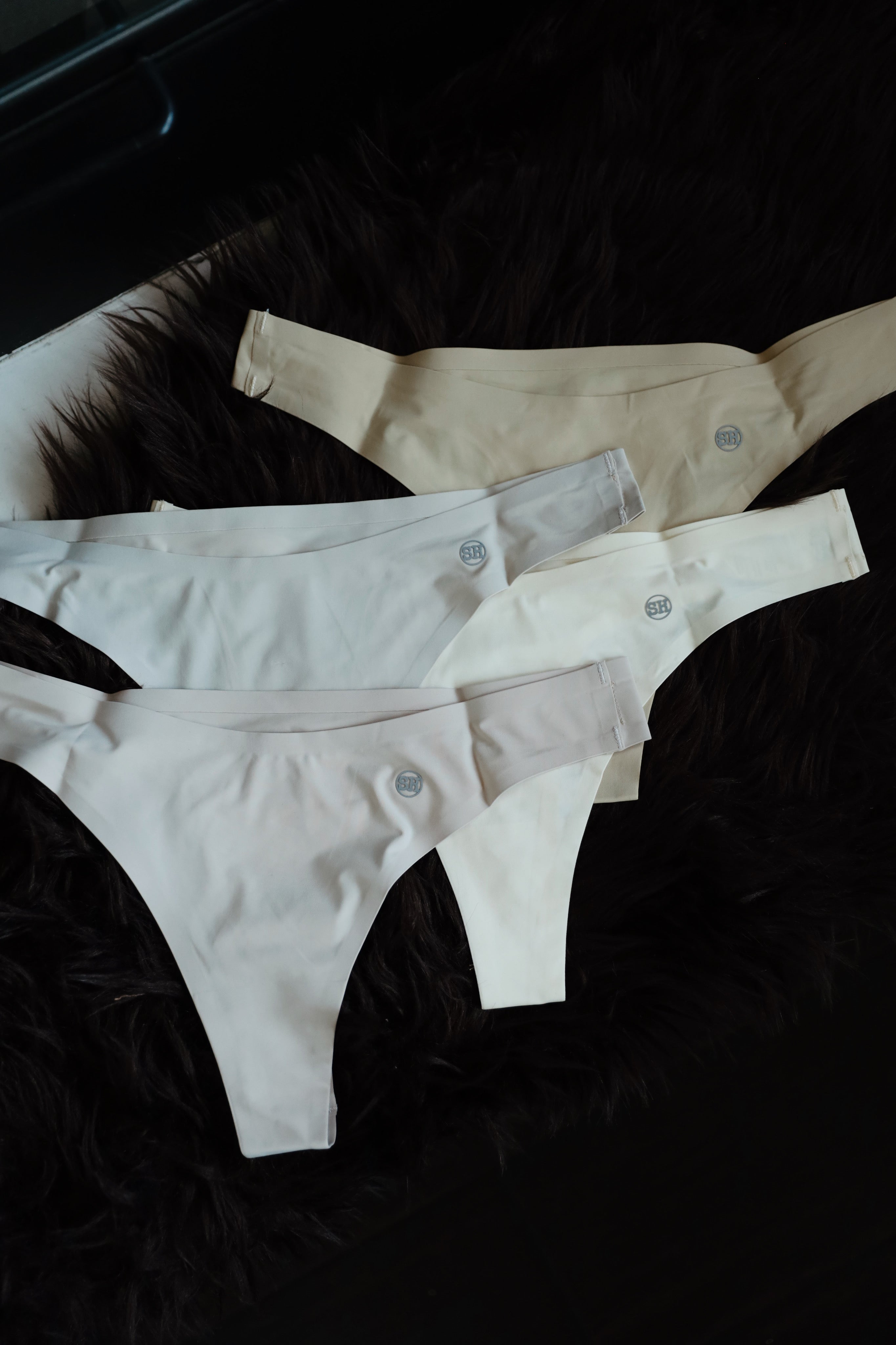 TRACELESS THONG (4 PACK): NEUTRAL
