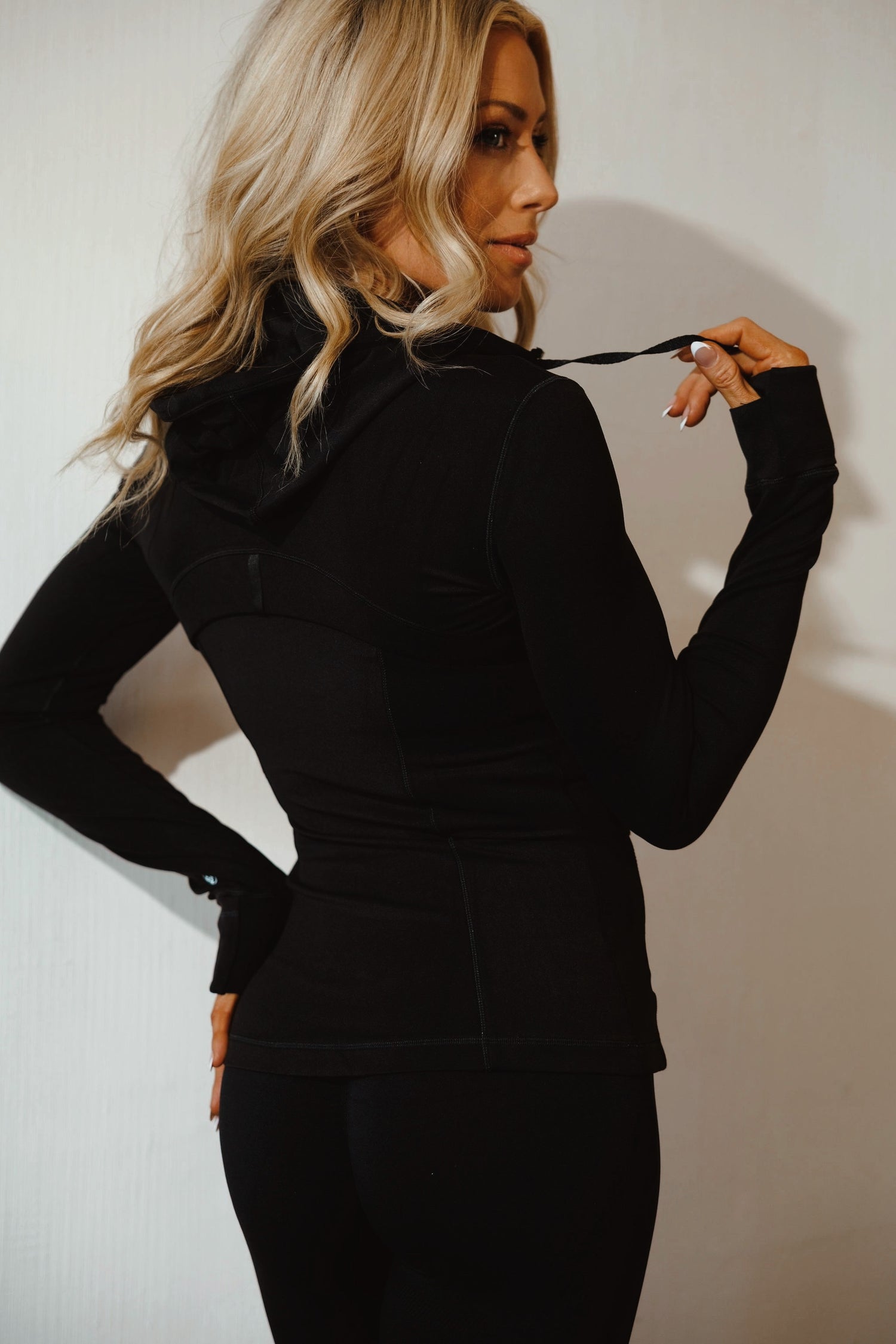 POWERFIT ZIP JACKET: BLACK