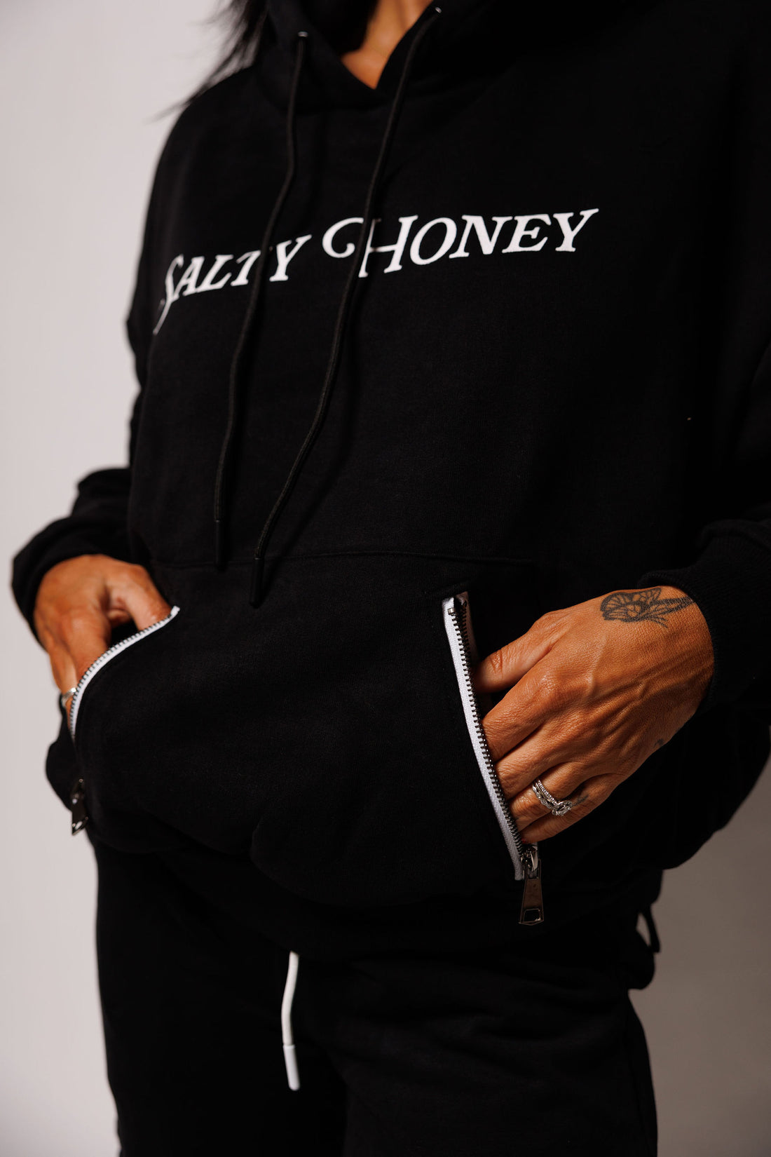 ACCLAIM HOODIE: BLACK