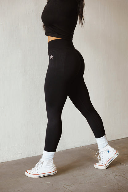 LEGACY LEGGING: BLACK