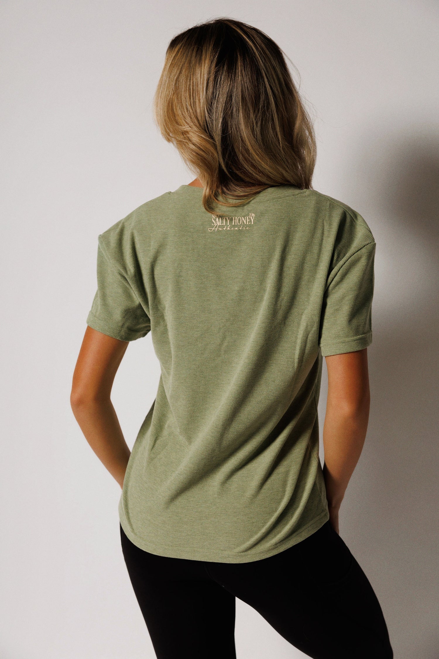 ESSENTIALS V NECK: SEASONS