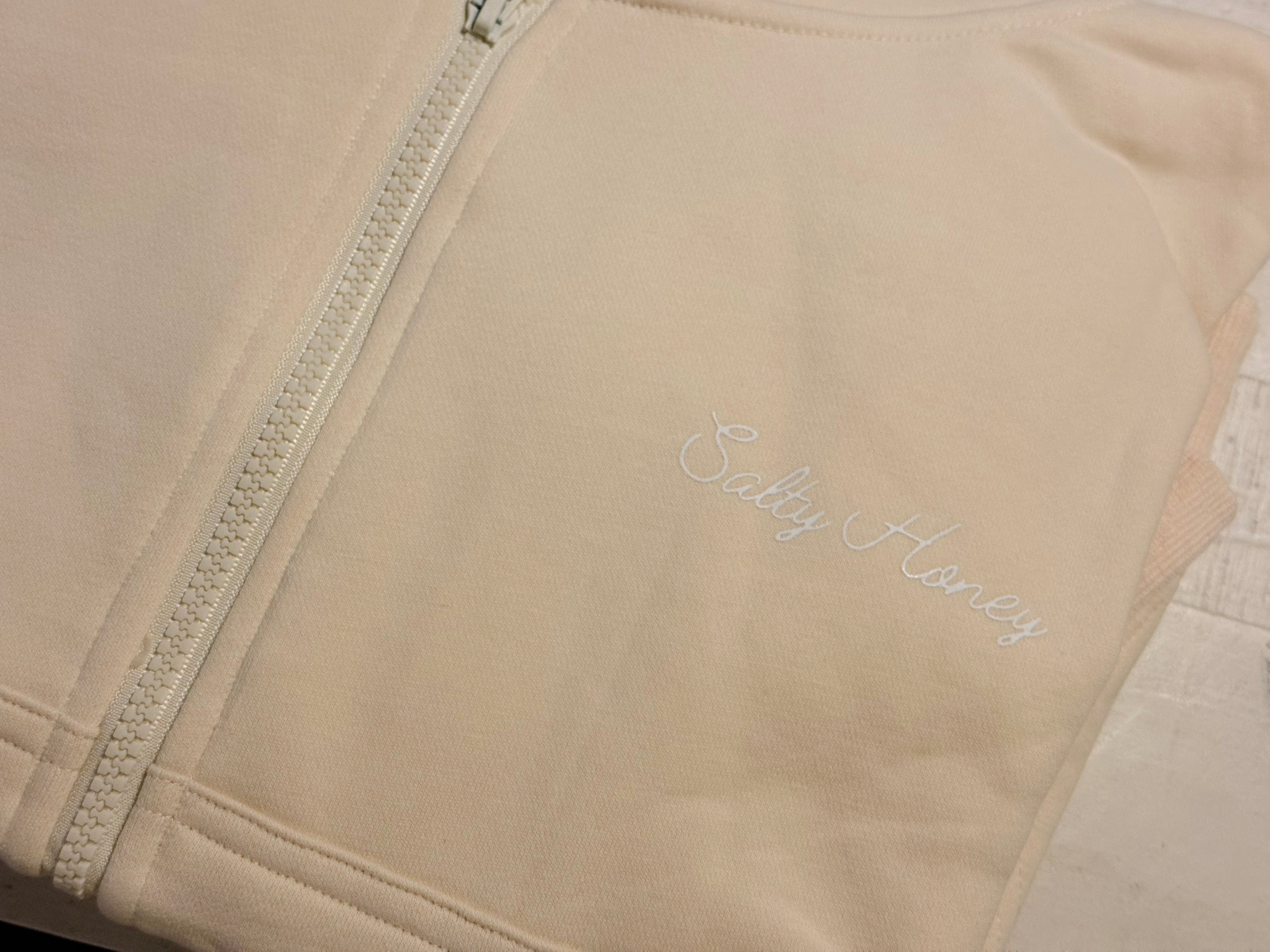 FREE GIFT | PIVOT ZIP UP in SUGAR