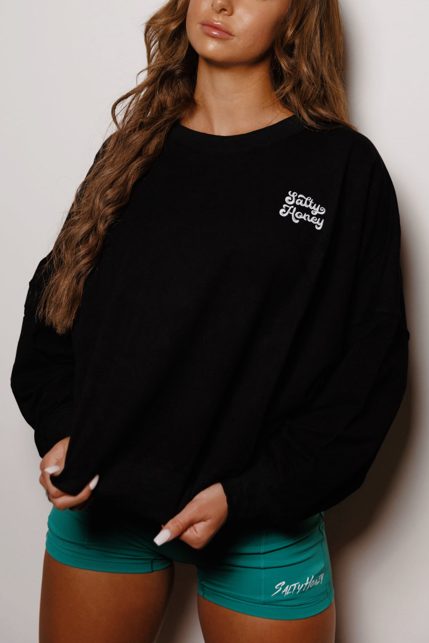 SH CREWNECK: BLACK