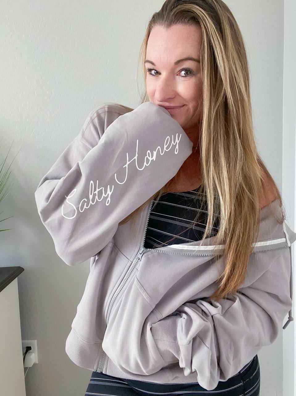 ALLAY ZIP UP HOODIE in LIGHT GRAY