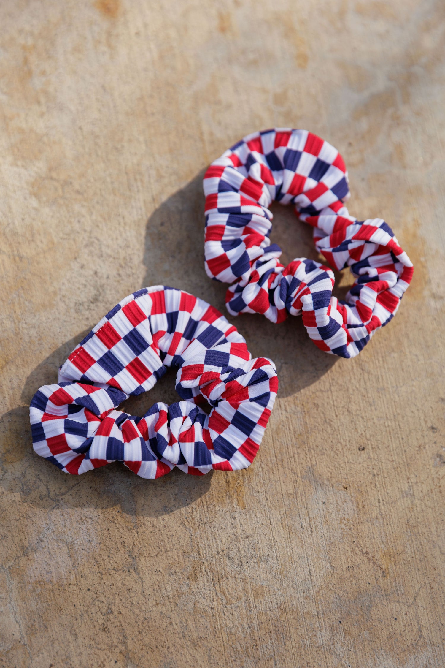 STARS|CHECK SCRUNCHIE