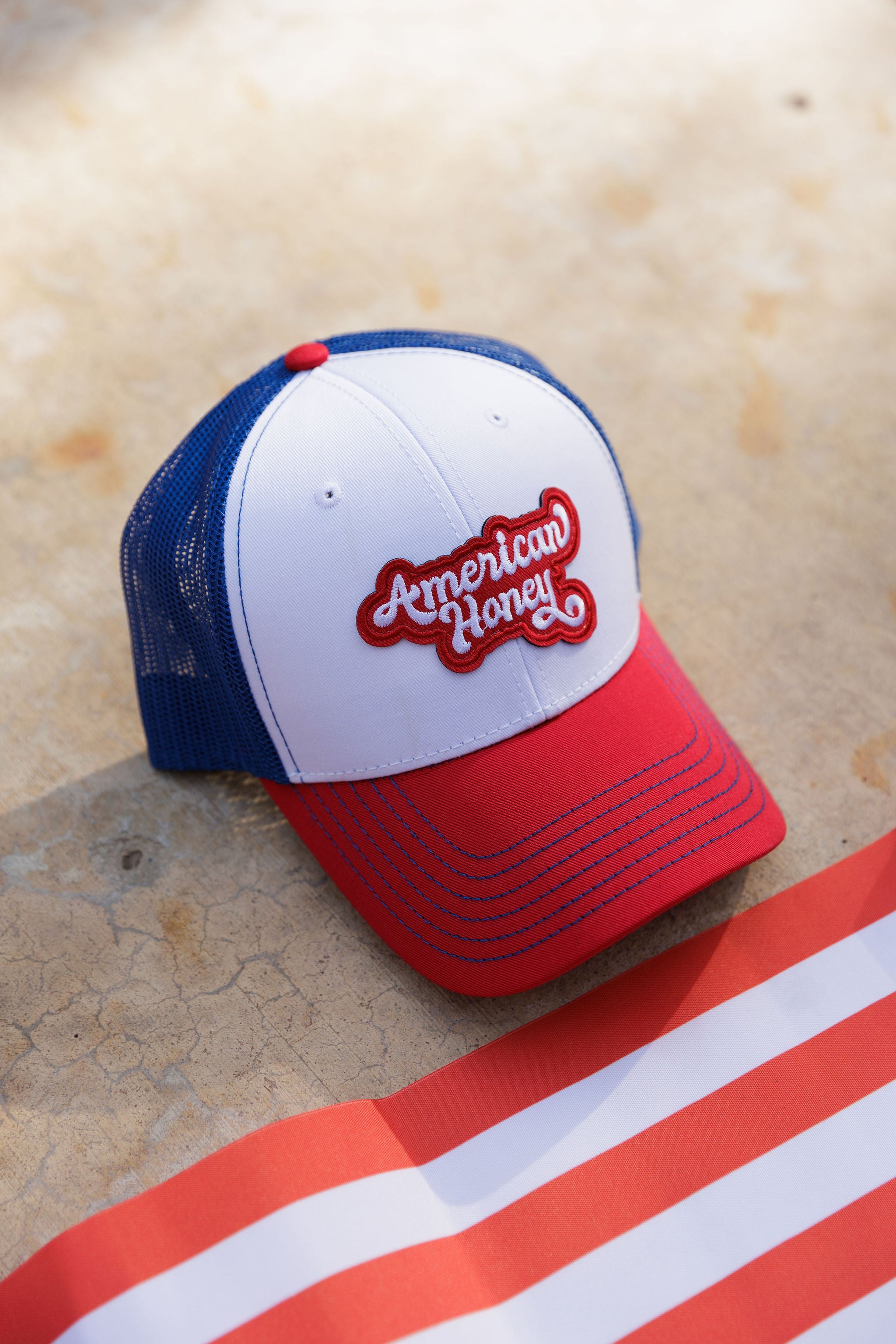 TRUCKER HAT: AMERICAN HONEY